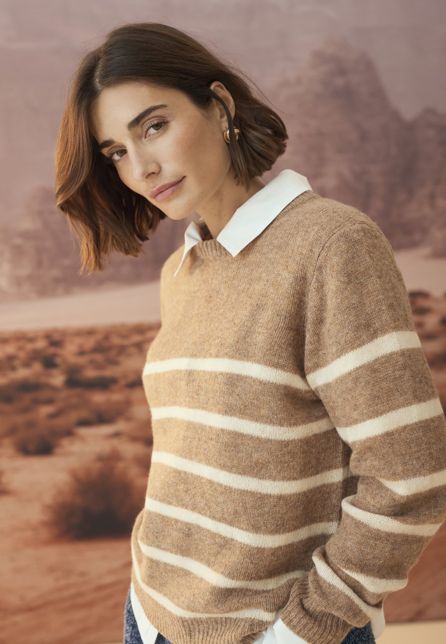 Джемпер Culture Jumper, Tannin Melange White Stripe/Light Brown
Джемпер Culture Jumper, Tannin Melange White Stripe/Light Brown