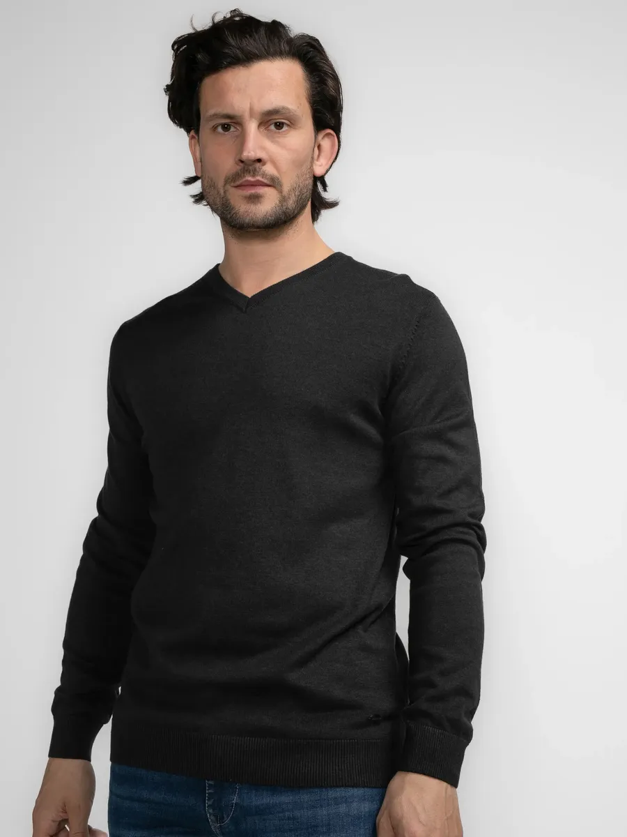 Свитер Petrol Industries с V-образным вырезом "Мужской трикотаж V-Neck Basic", черный
Свитер Petrol Industries с V-образным вырезом "Мужской трикотаж V-Neck Basic", черный