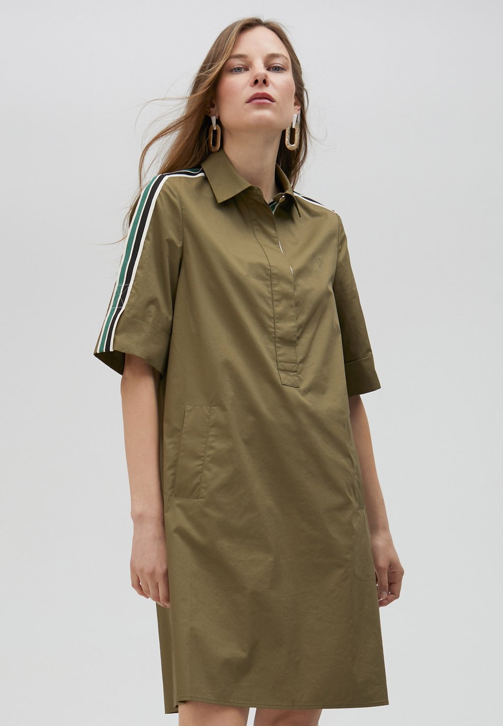 Платье-рубашка LOLA CASADEMUNT, зеленый
Платье-рубашка LOLA CASADEMUNT, зеленый