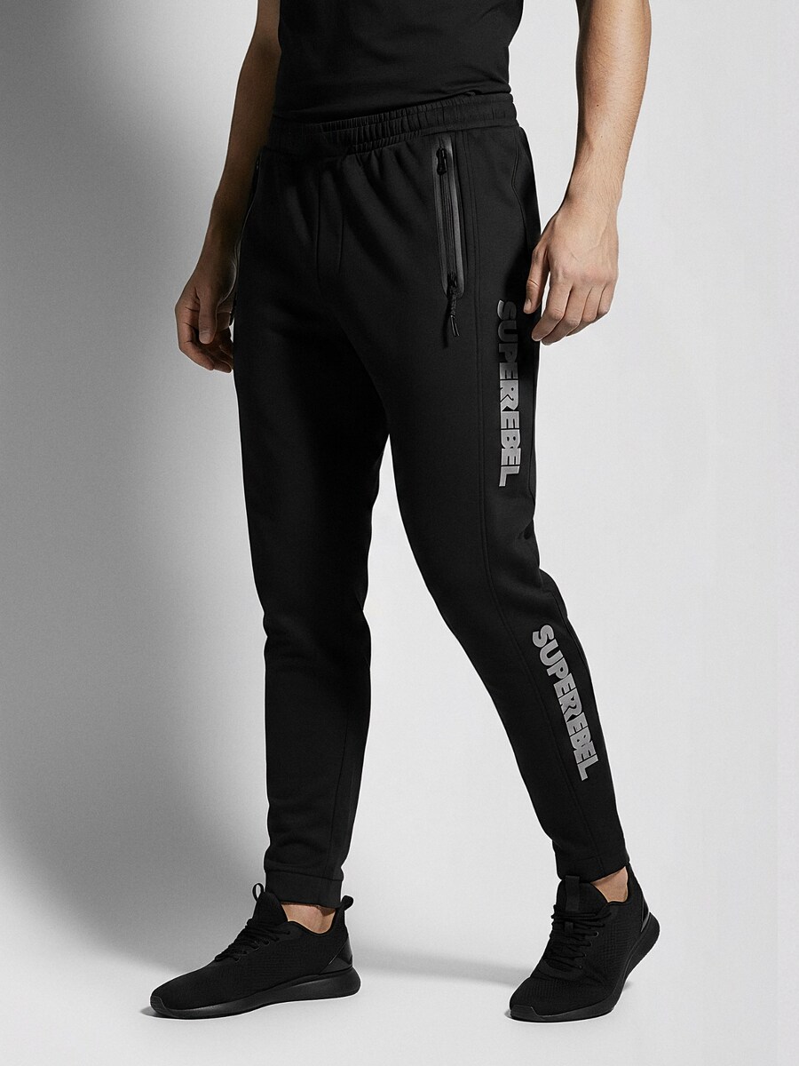 Узкие брюки SUPERREBEL GEAR Jeff, черный
Узкие брюки SUPERREBEL GEAR Jeff, черный