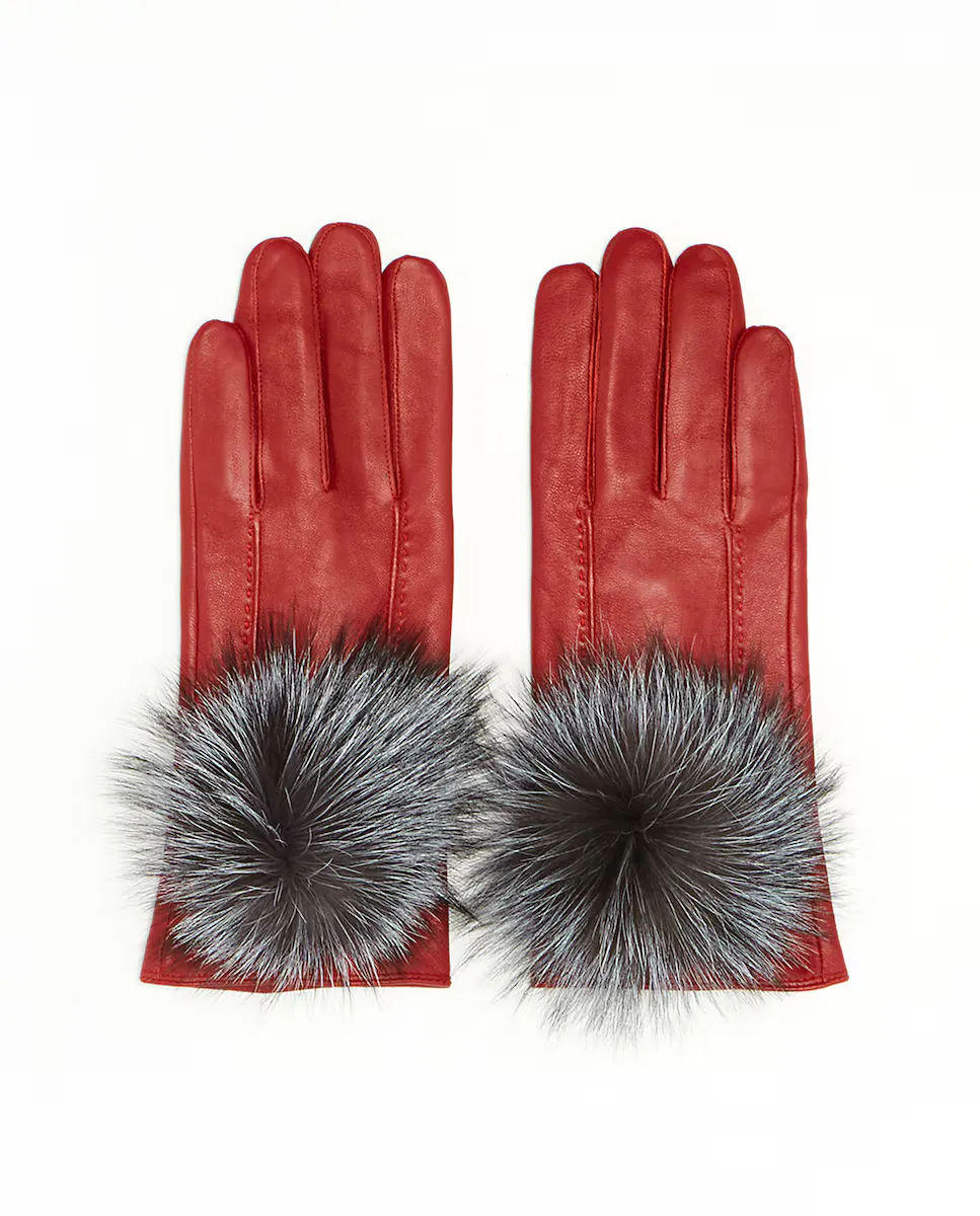 Красные кожаные перчатки с помпоном из лисьего меха Maximilian
Красные кожаные перчатки с помпоном из лисьего меха Maximilian