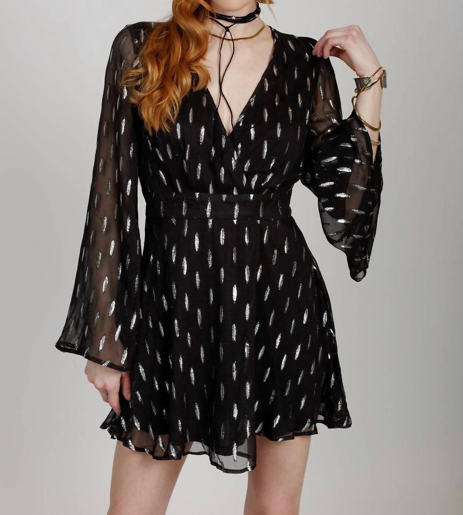 Платье Evette в черном/серебристом цвете band of the free
Платье Evette в черном/серебристом цвете band of the free