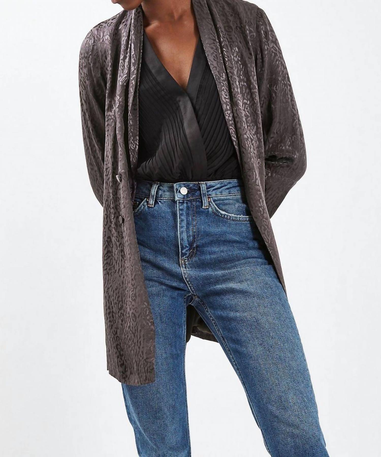 Topshop Мягкий блейзер с леопардовым принтом, серый
Topshop Мягкий блейзер с леопардовым принтом, серый