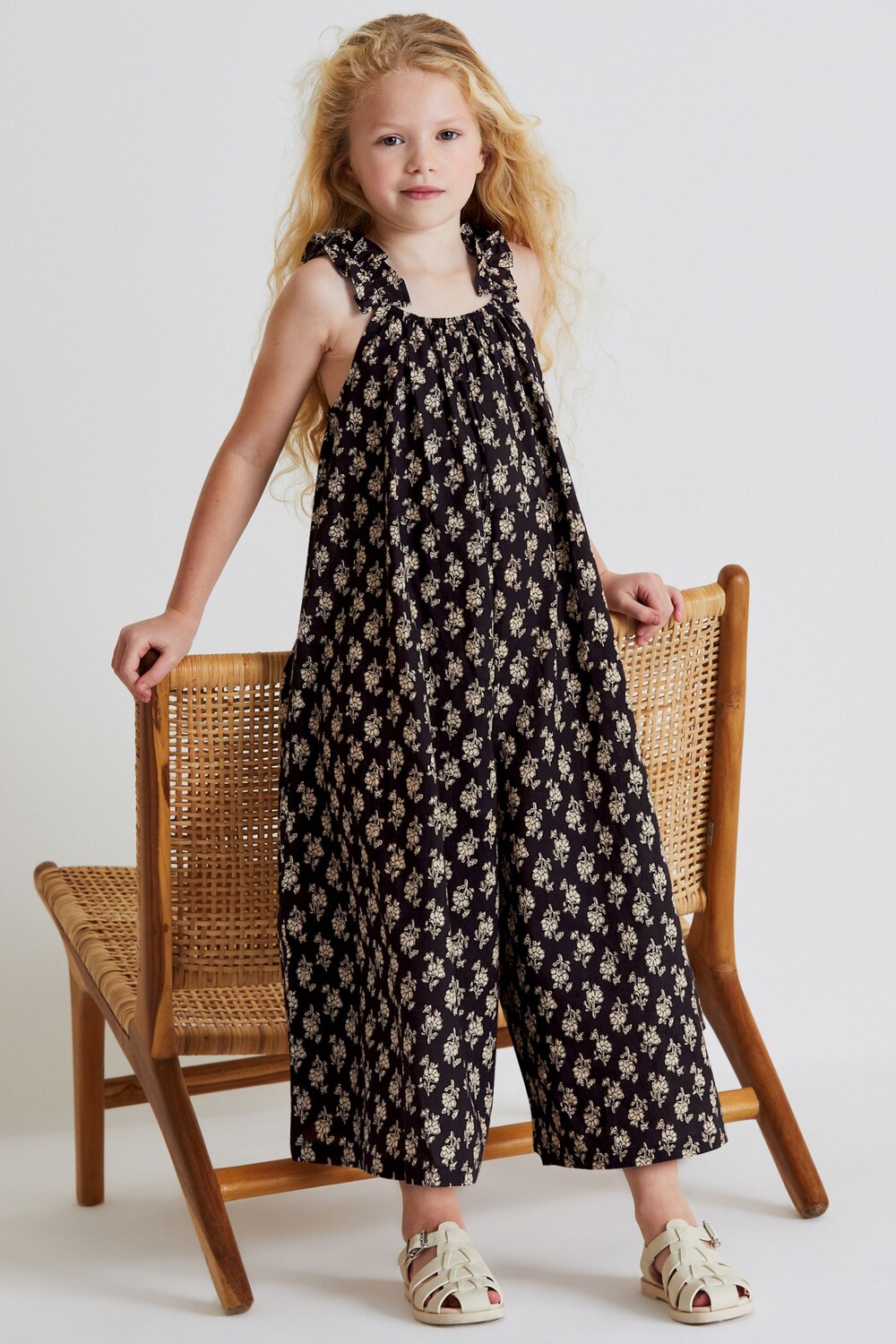 Комбинезон с принтом и рюшами Next, черный
Комбинезон с принтом и рюшами Next, черный