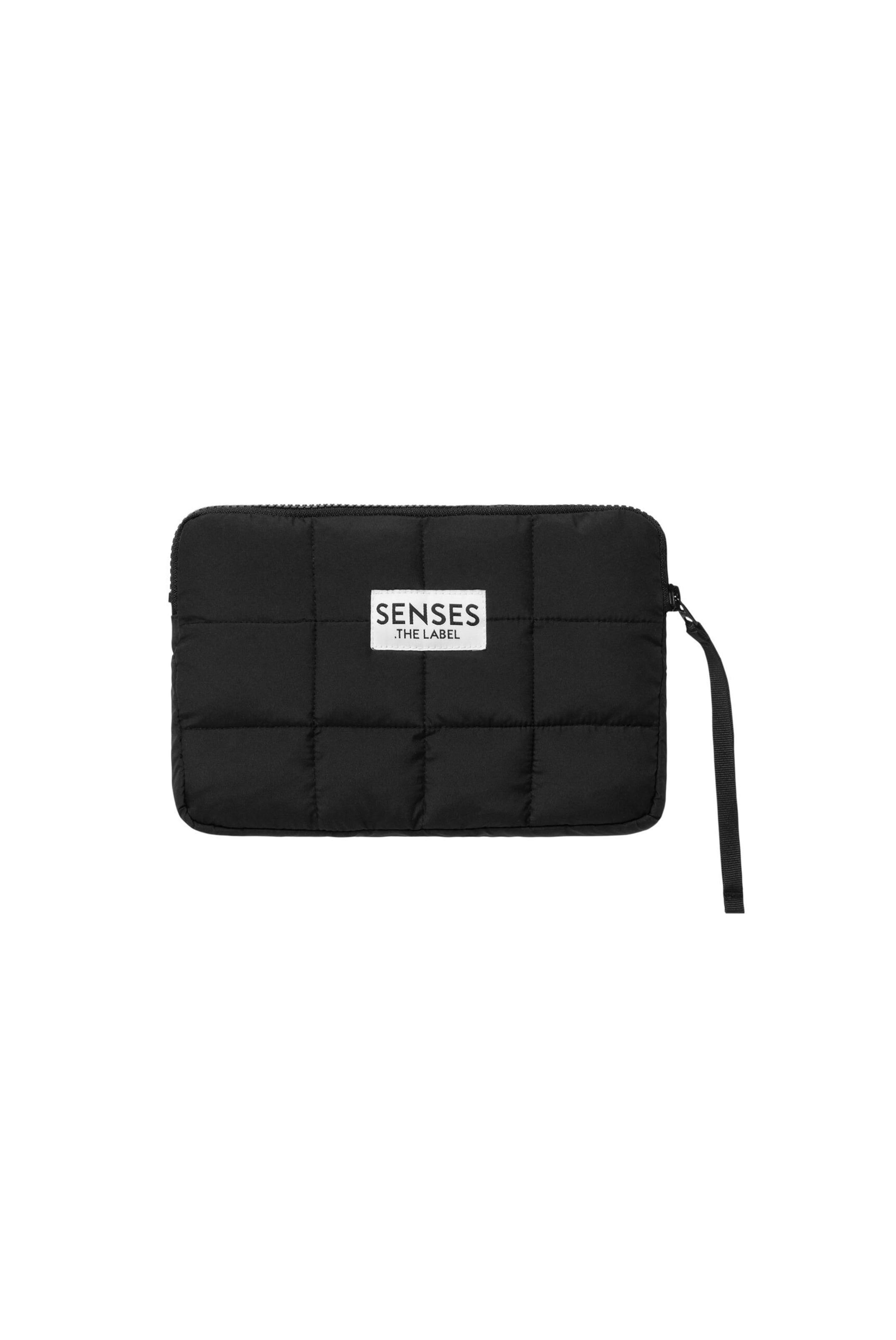 SENSES.THE LABEL Косметичка в черном цвете
SENSES.THE LABEL Косметичка в черном цвете