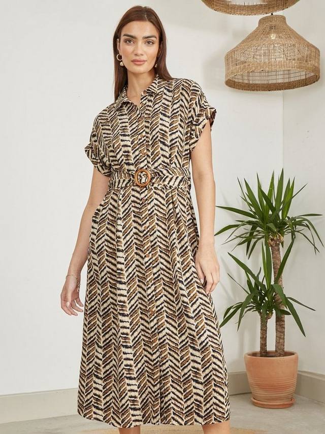 Платье миди-рубашка с абстрактным животным принтом Yumi, коричневый
Платье миди-рубашка с абстрактным животным принтом Yumi, коричневый