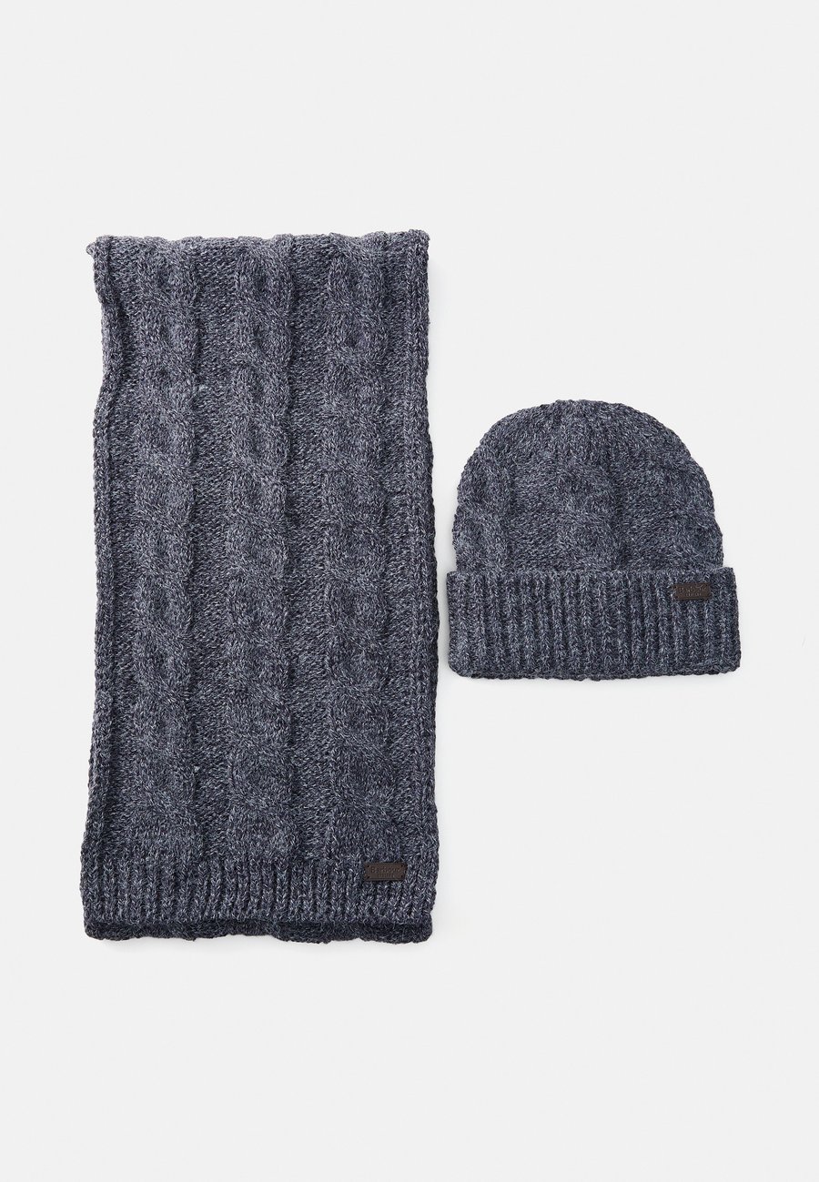 Шапка Barbour JESMOND BEANIE AND SCARF GIFT SET, Navy/Dark Blue
Шапка Barbour JESMOND BEANIE AND SCARF GIFT SET, Navy/Dark Blue