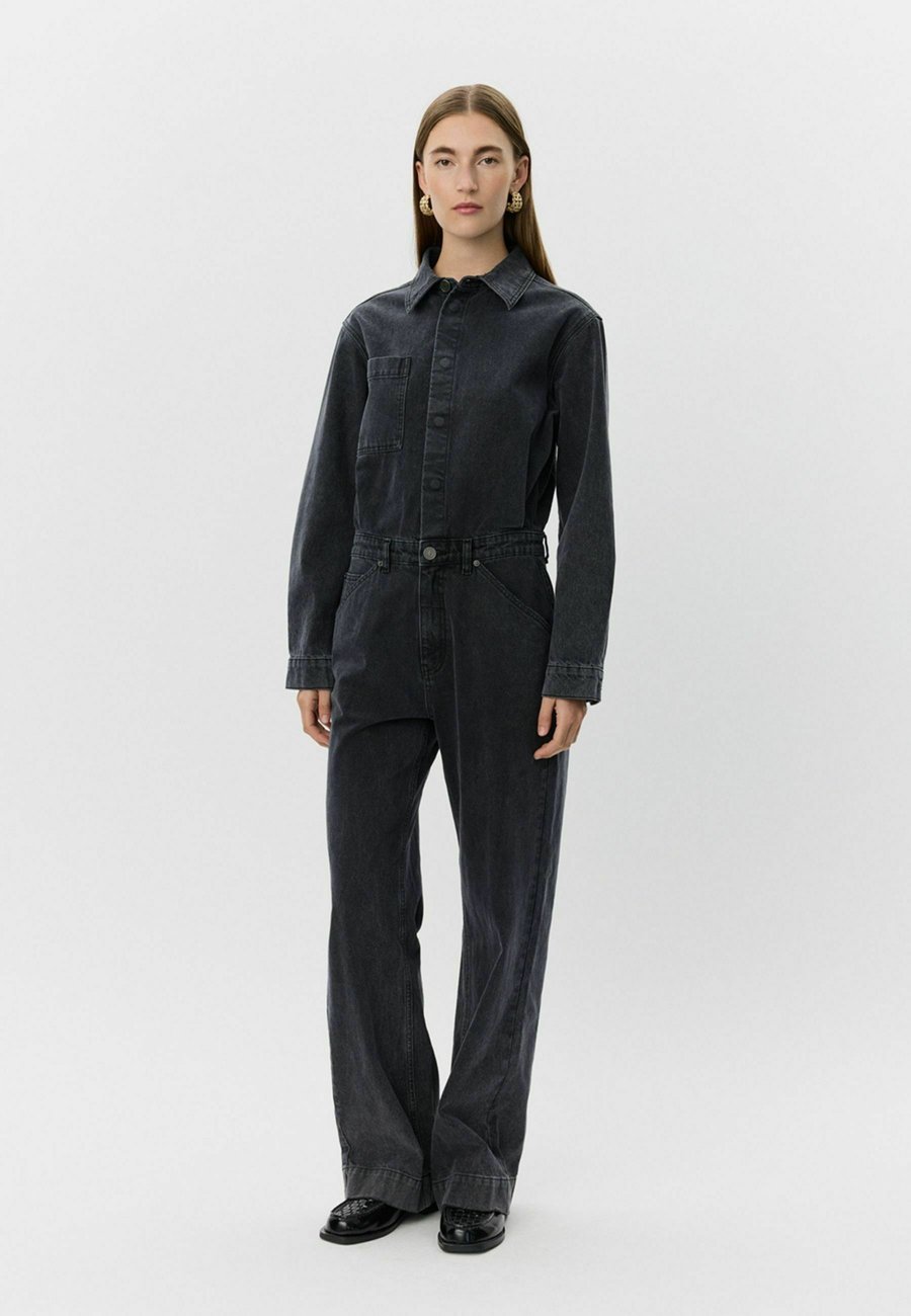 Комбинезон Sofie Schnoor Jumpsuit, Washed Black/Black
Комбинезон Sofie Schnoor Jumpsuit, Washed Black/Black