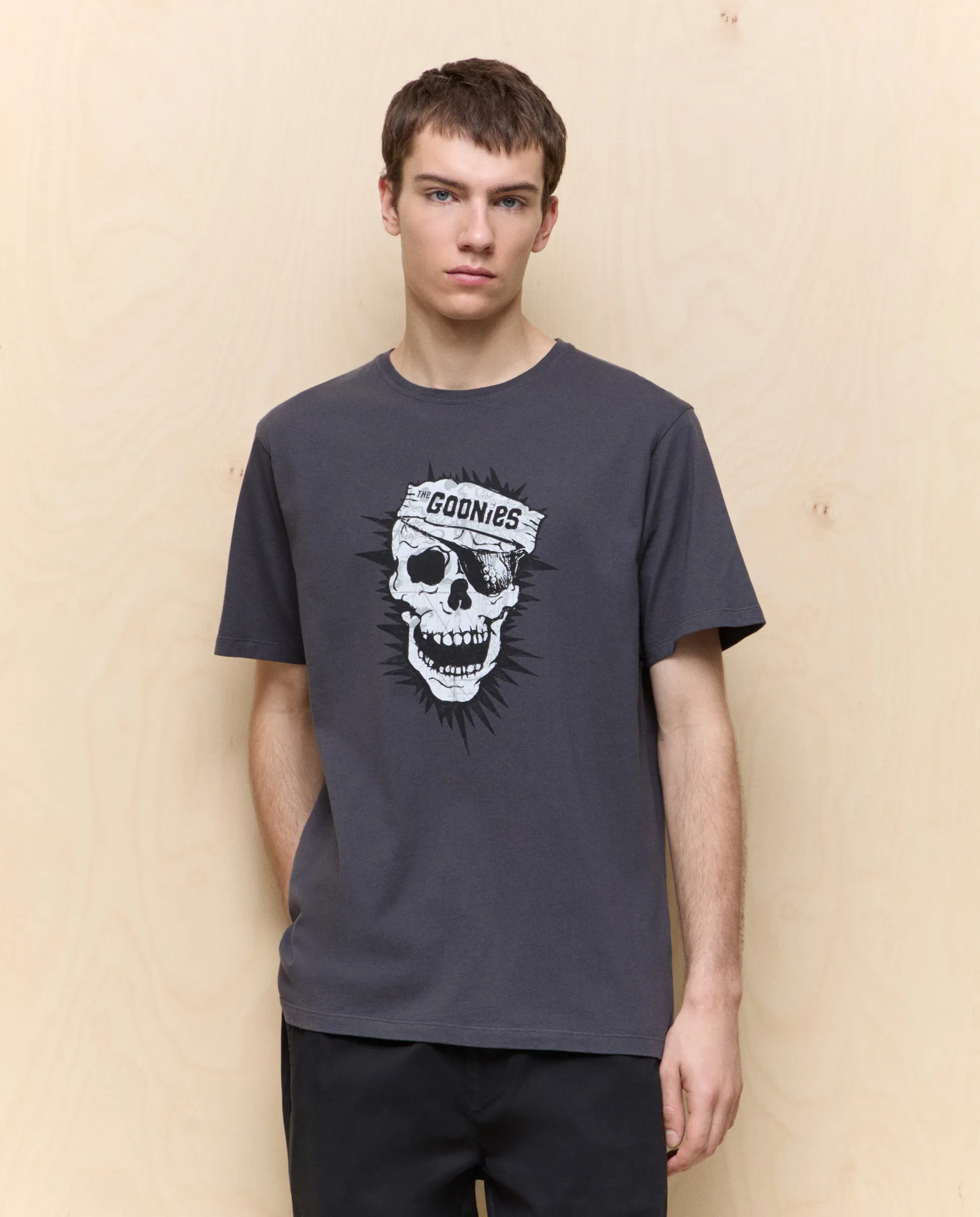 Футболка мужская с коротким рукавом Los Goonies Easy Wear, антрацит
Футболка мужская с коротким рукавом Los Goonies Easy Wear, антрацит