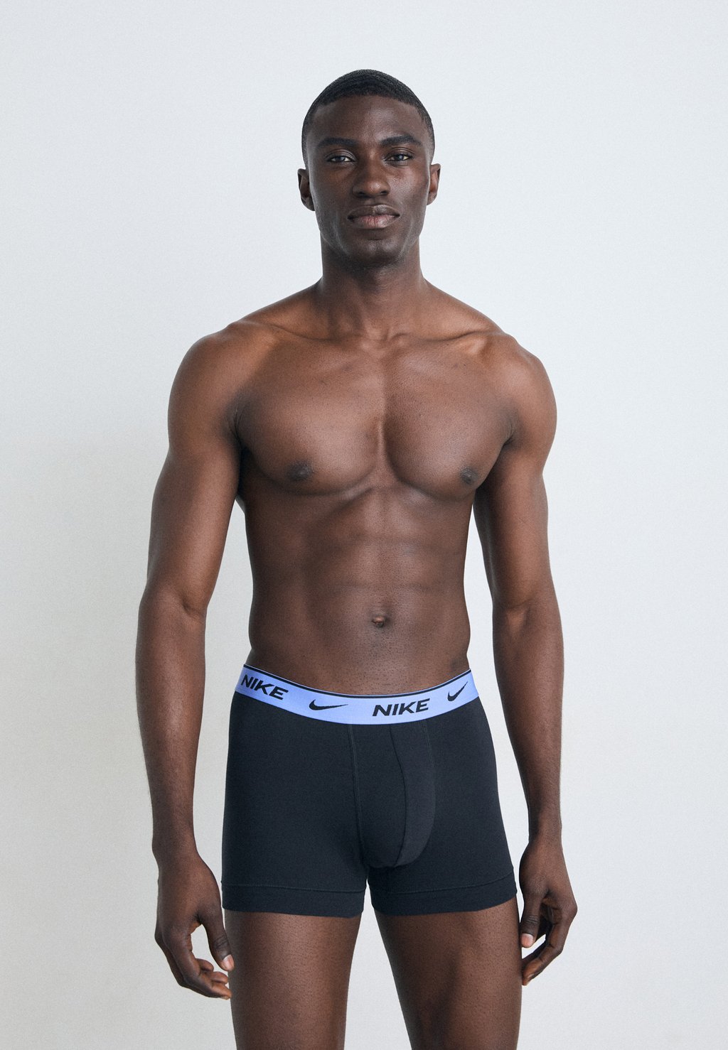 Брюки TRUNK 3 PACK Nike Underwear, черный
Брюки TRUNK 3 PACK Nike Underwear, черный