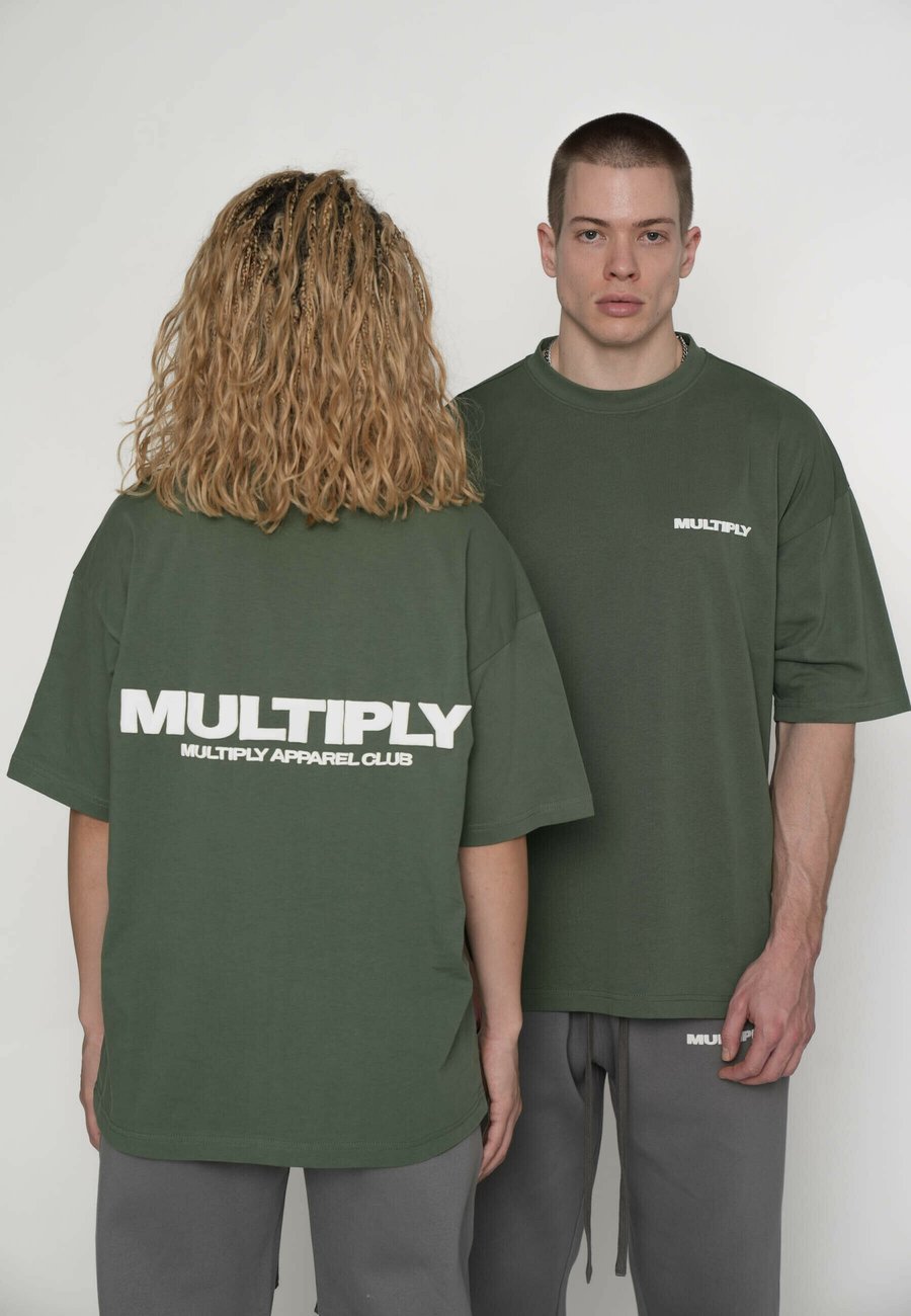 Футболка Multiply Apparel FONT , Duck Green/Evergreen, Зеленый, Футболка Multiply Apparel FONT , Duck Green/Evergreen
Футболка Multiply Apparel FONT , Duck Green/Evergreen, Зеленый, Футболка Multiply Apparel FONT , Duck Green/Evergreen