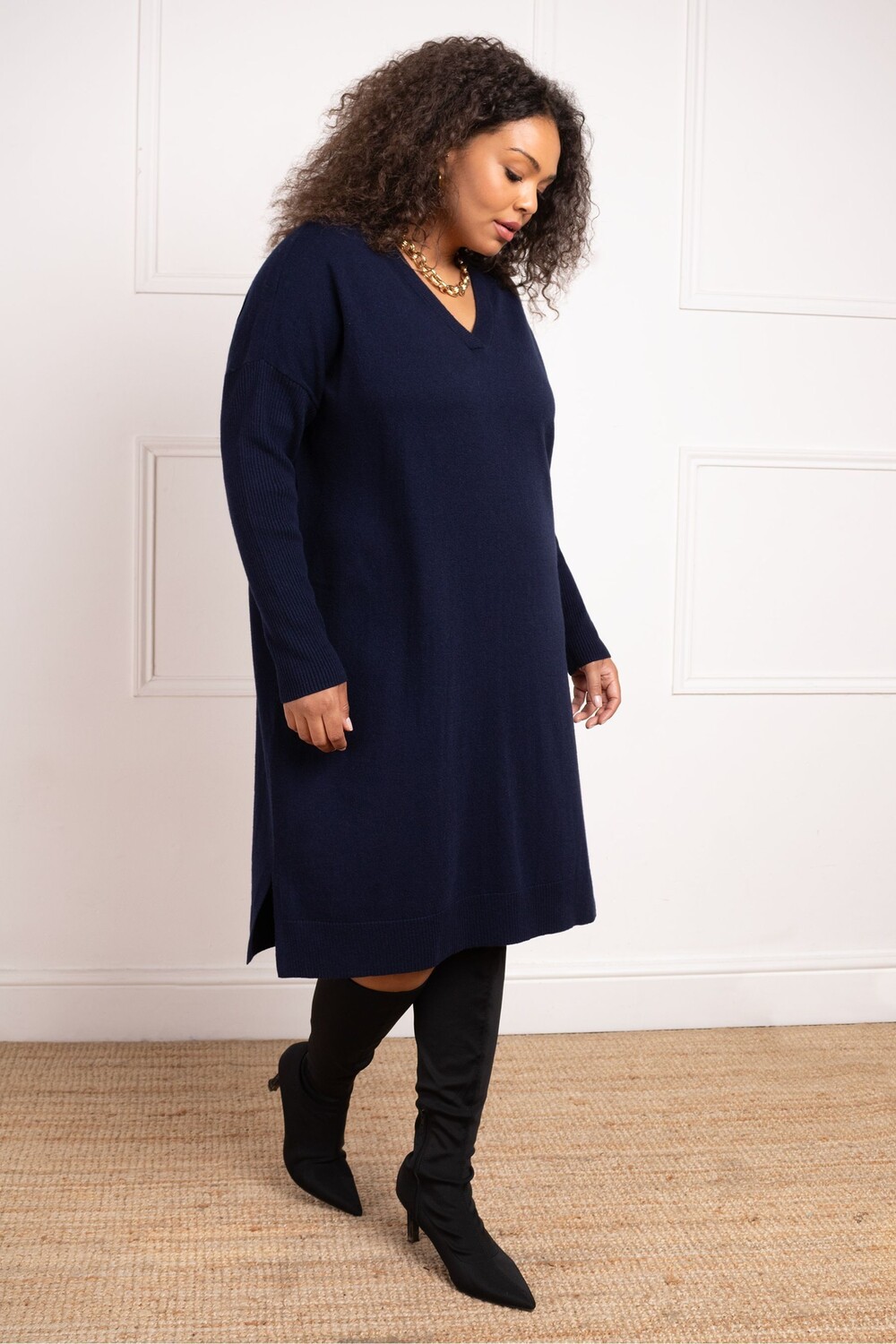 Платье джемпер Curve с V образным вырезом Live Unlimited, синий 
Платье джемпер Curve с V образным вырезом Live Unlimited, синий