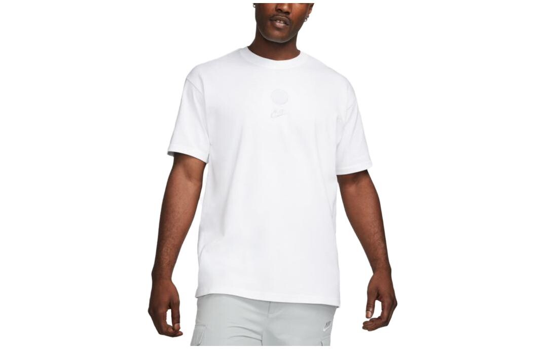 Футболка мужская белая Nike, белый 
Футболка мужская белая Nike, белый