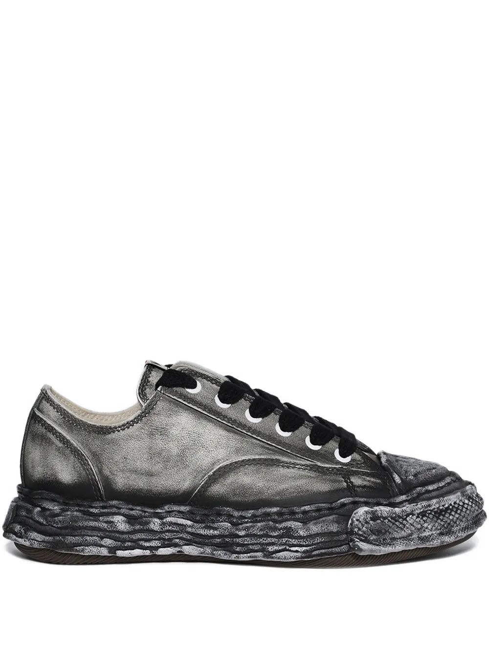 Кроссовки Peterson 23 из выцветшей кожи Maison Mihara Yasuhiro, черный
Кроссовки Peterson 23 из выцветшей кожи Maison Mihara Yasuhiro, черный