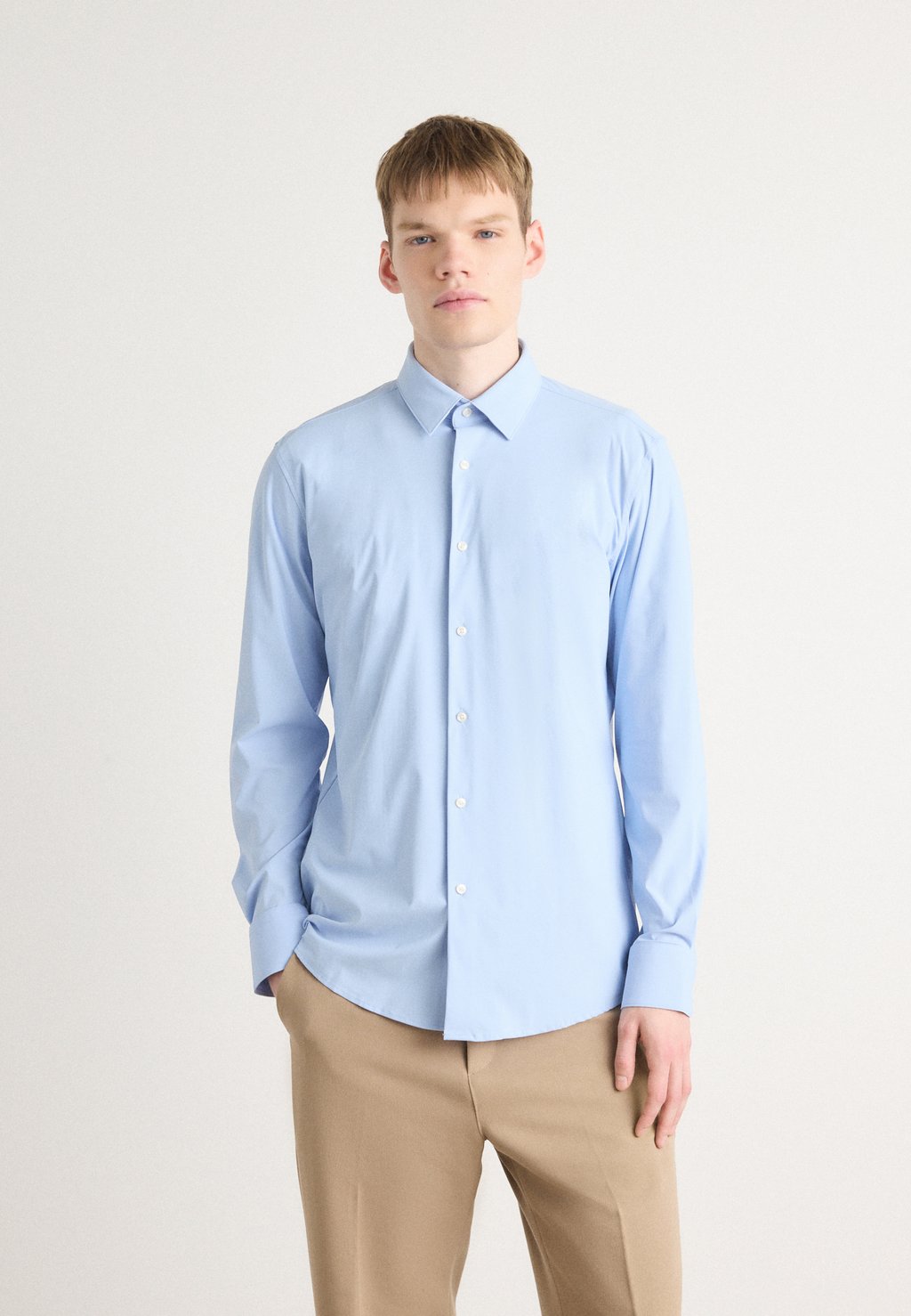 Рубашка HANK KENT BOSS, светло-голубой
Рубашка HANK KENT BOSS, светло-голубой