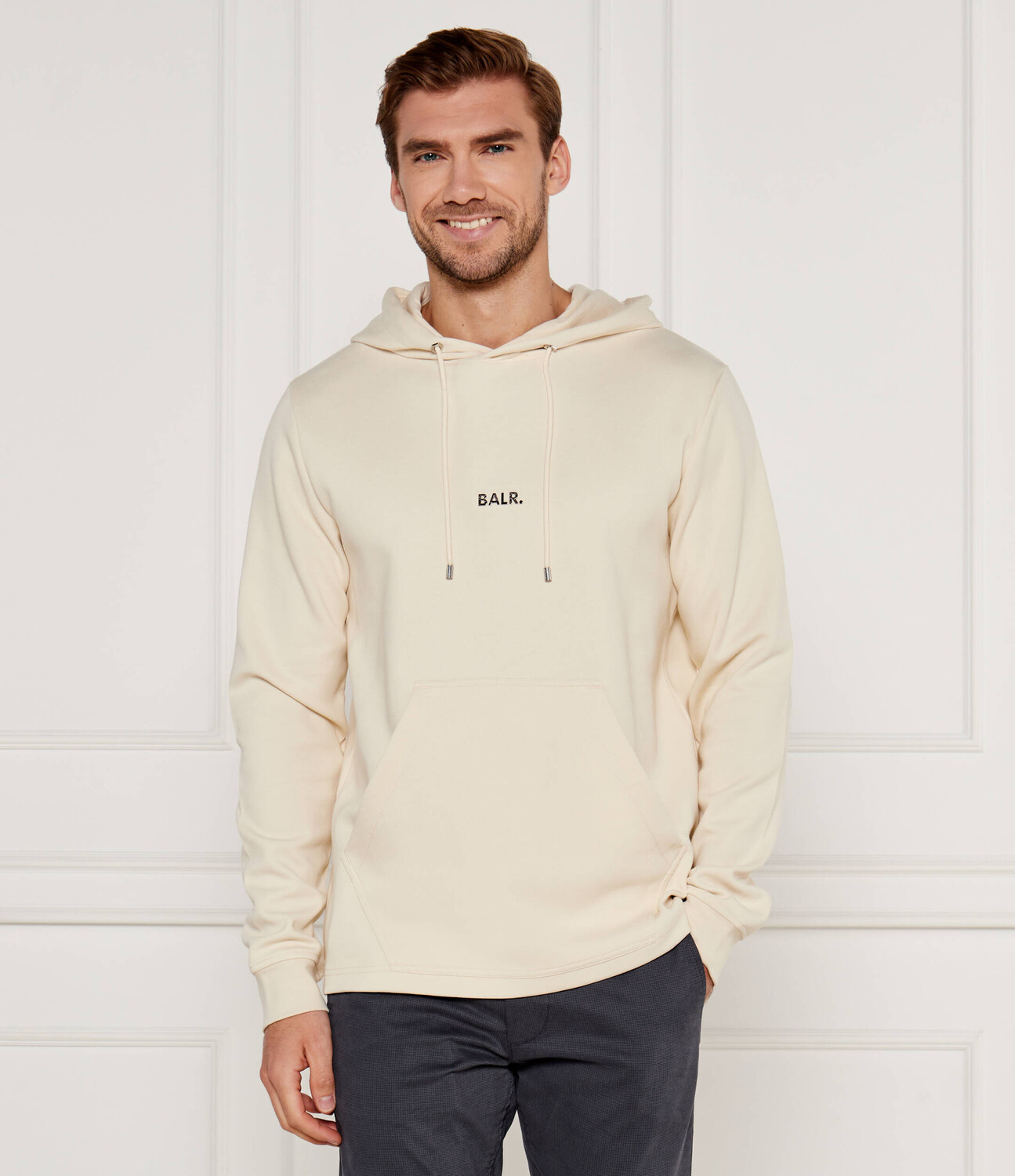 Толстовка BALR. Q-Series Regular Fit, бежевый
Толстовка BALR. Q-Series Regular Fit, бежевый