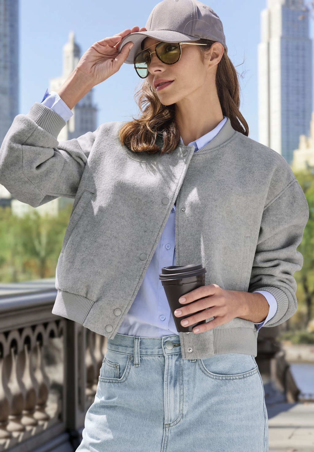 Куртка-бомбер LASCANA, пятнистый серый
Куртка-бомбер LASCANA, пятнистый серый