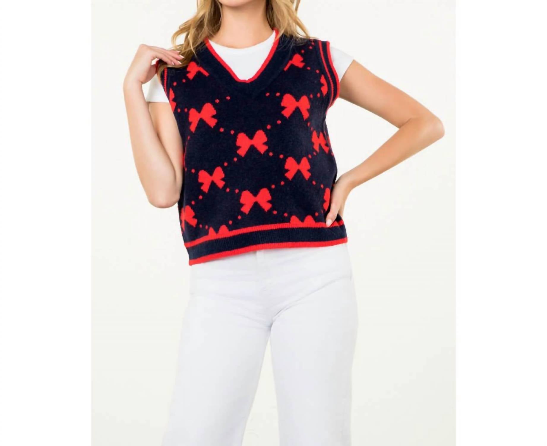 Жилет-свитер с бантом в темно-синем цвете THML
Жилет-свитер с бантом в темно-синем цвете THML