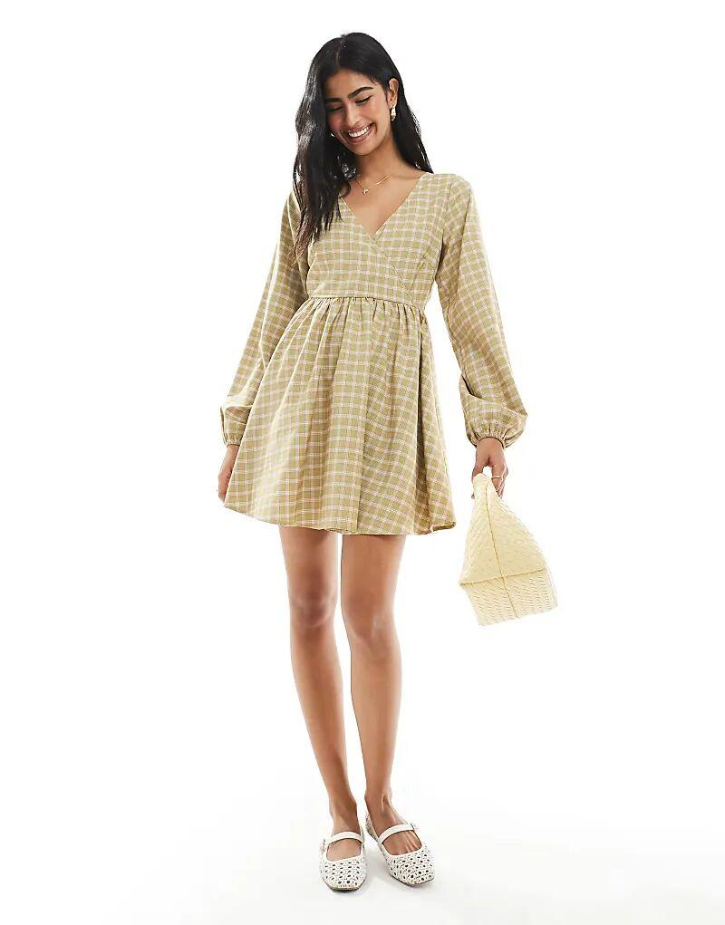 Мини-платье Daisy Street с V-образным вырезом в зеленую клетку
Мини-платье Daisy Street с V-образным вырезом в зеленую клетку