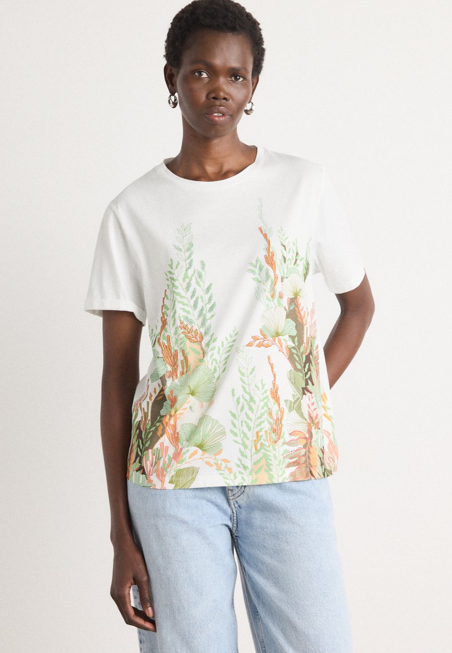 Футболка Marc Cain Print T-shirt, White, Белый, Футболка Marc Cain Print T-shirt, White
Футболка Marc Cain Print T-shirt, White, Белый, Футболка Marc Cain Print T-shirt, White