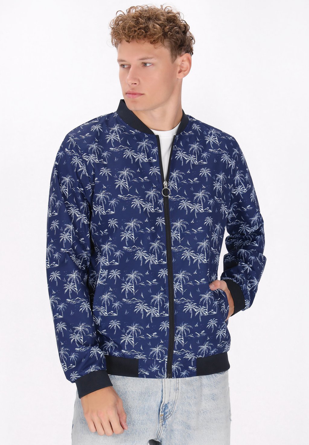 Куртка-бомбер Mo, темно-синий
Куртка-бомбер Mo, темно-синий