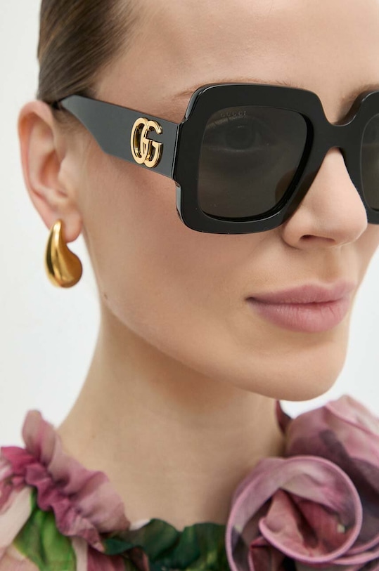 Солнцезащитные очки Gucci, черный 
Солнцезащитные очки Gucci, черный