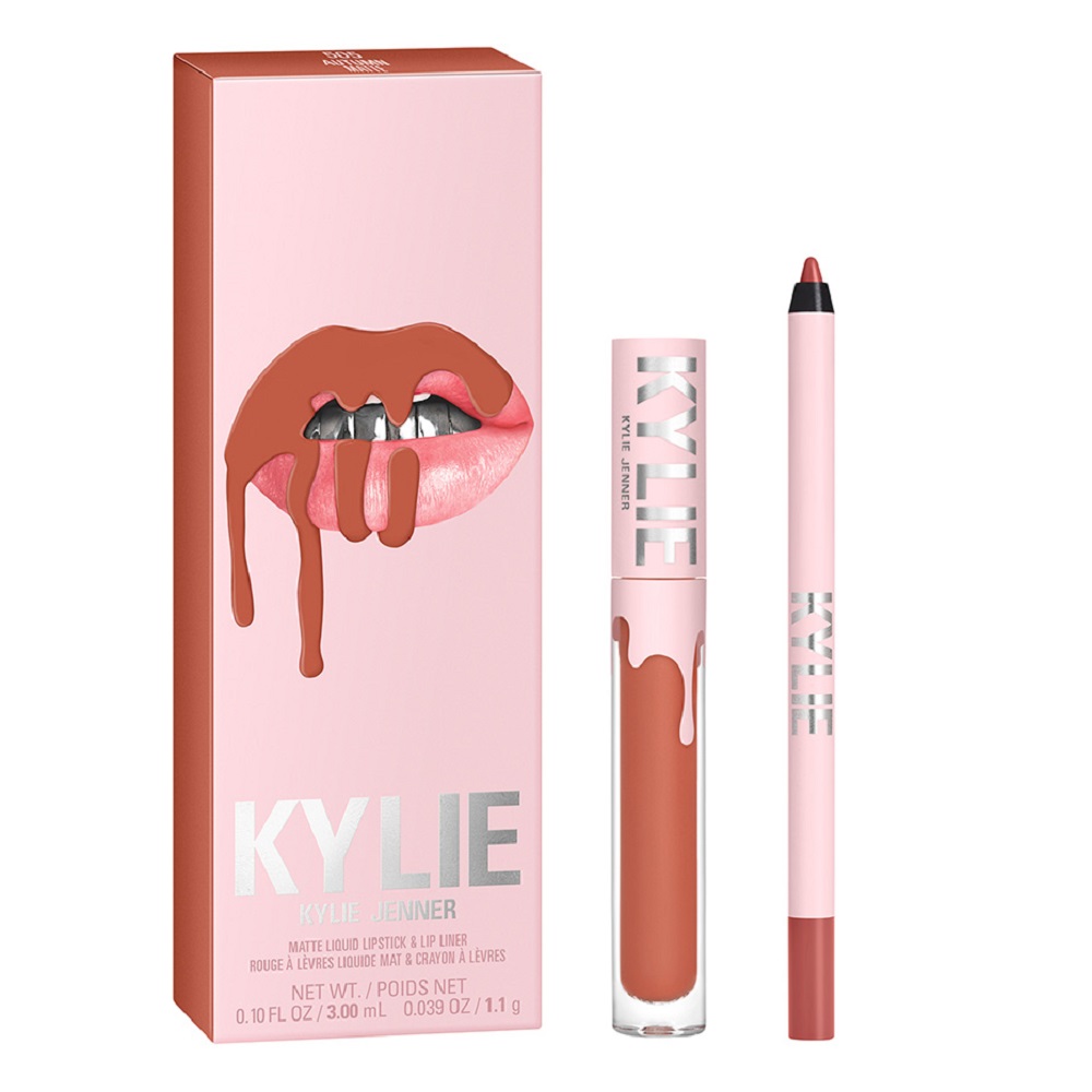 Набор матовой помады для губ matte lip kit Kylie Cosmetics, цвет nr. 505 autumn, количество 1 шт.
Набор матовой помады для губ matte lip kit Kylie Cosmetics, цвет nr. 505 autumn, количество 1 шт.