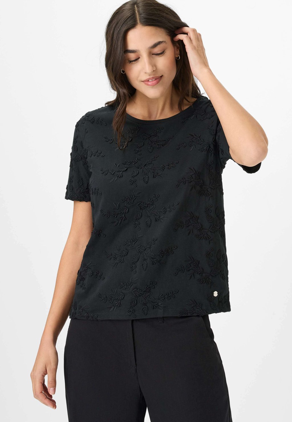 Футболка с принтом STYLE CIRA BRAX, черный
Футболка с принтом STYLE CIRA BRAX, черный