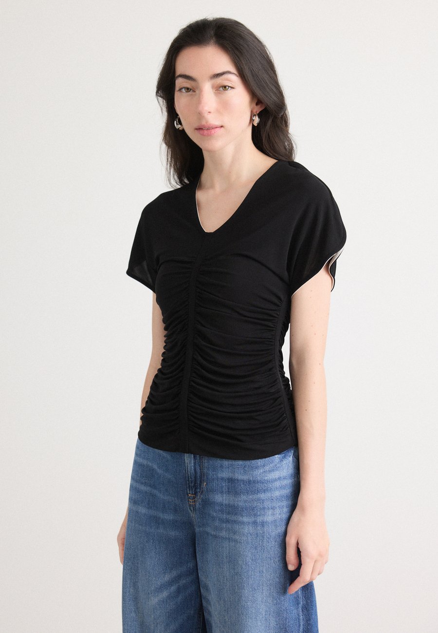 Футболка BOSS ELATHA, Black
Футболка BOSS ELATHA, Black