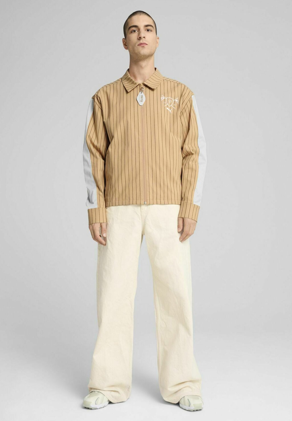 Летняя куртка PORSCHE LEGACY LIFESTYLE Puma, бежевый
Летняя куртка PORSCHE LEGACY LIFESTYLE Puma, бежевый