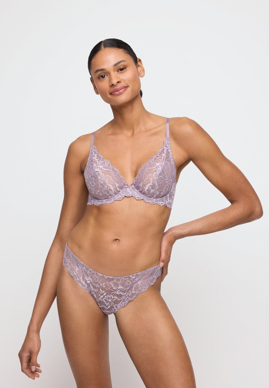 Бюстгальтер Marie Jo MANYLA PLUNGE, Pastel Orchid/Lilac
Бюстгальтер Marie Jo MANYLA PLUNGE, Pastel Orchid/Lilac