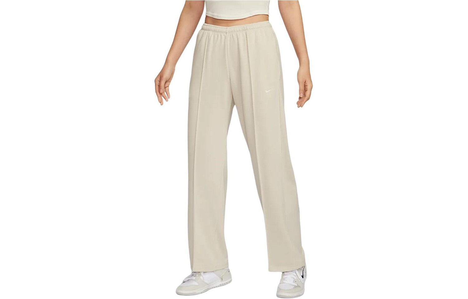 Трикотажные спортивные штаны женские Sail белые Nike
Трикотажные спортивные штаны женские Sail белые Nike