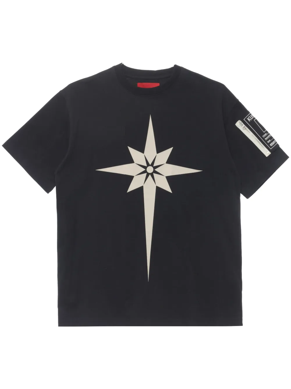 Футболка с графичным принтом KUSIKOHC, черный 
Футболка с графичным принтом KUSIKOHC, черный