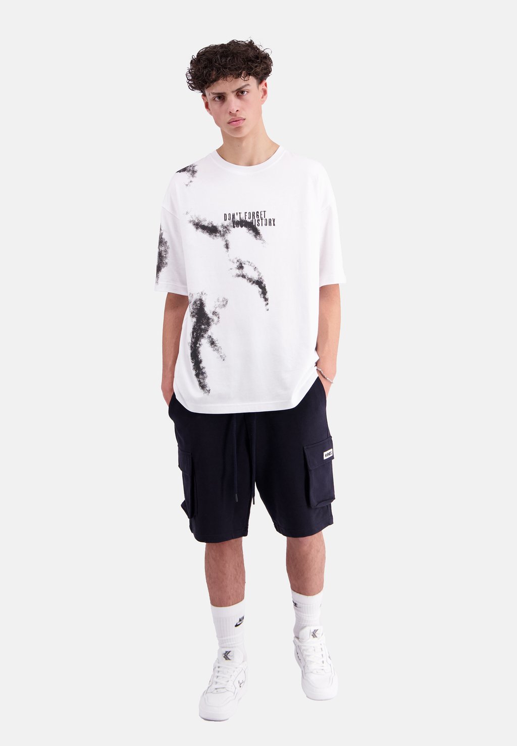 Футболка с принтом HISTROY KOQS, белый
Футболка с принтом HISTROY KOQS, белый