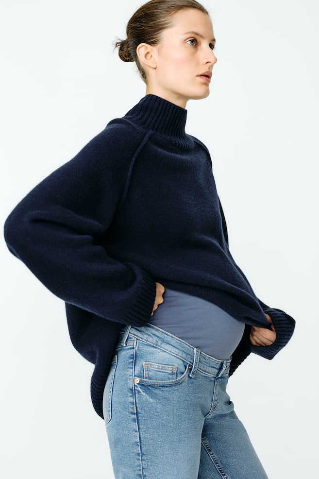 Джинсы Mama slim по щиколотку H&M, синий
Джинсы Mama slim по щиколотку H&M, синий