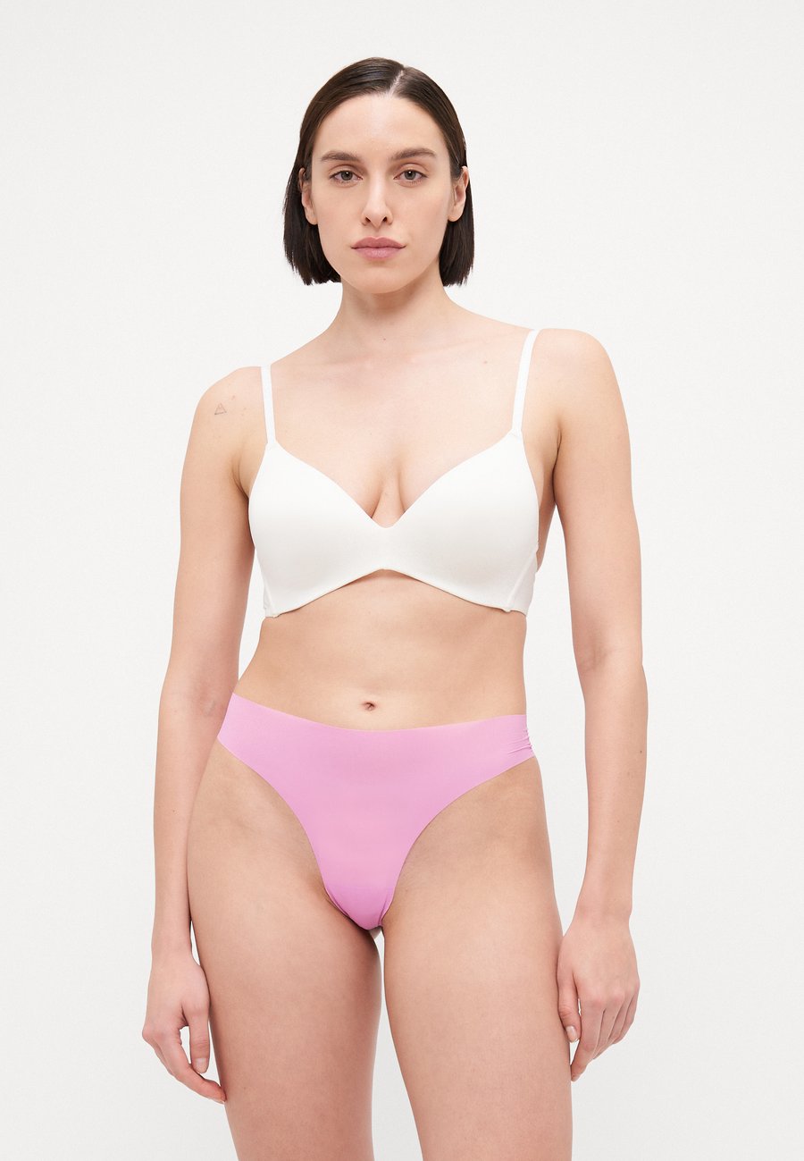 Трусы Chantelle THONG 3 PACK, Pink/Beige/Red/Multi-Coloured
Трусы Chantelle THONG 3 PACK, Pink/Beige/Red/Multi-Coloured