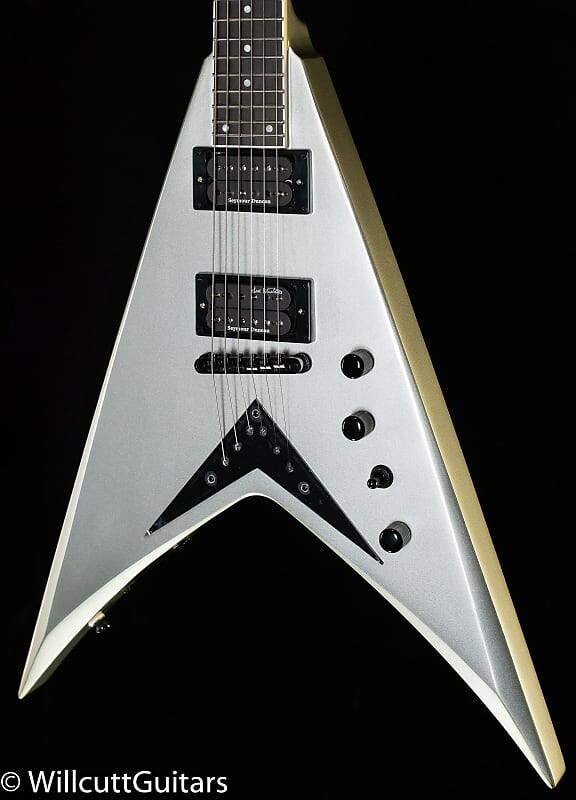 Электрогитара Kramer Dave Mustaine Vanguard Silver Metallic 
Электрогитара Kramer Dave Mustaine Vanguard Silver Metallic