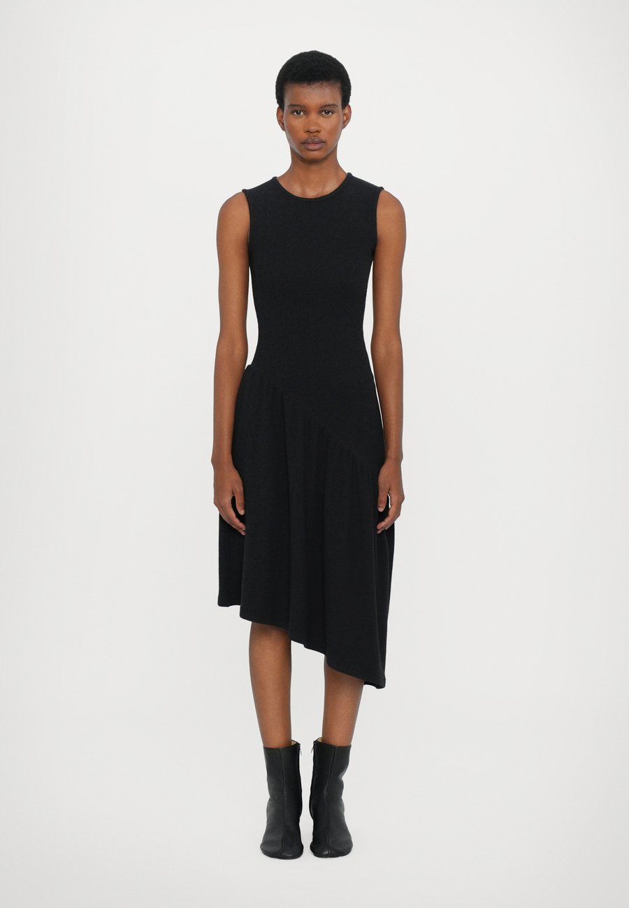 Платье Henrik Vibskov ALTITUDE DRESS, Black
Платье Henrik Vibskov ALTITUDE DRESS, Black