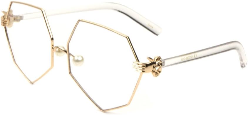 Геометрические солнцезащитные очки увеличенного размера с прозрачными линзами, перламутровыми носовыми упорами и 3D-шарниром в виде клоунской руки/перчатки Dweebzilla, Gold & Clear Frame
Геометрические солнцезащитные очки увеличенного размера с прозрачными линзами, перламутровыми носовыми упорами и 3D-шарниром в виде клоунской руки/перчатки Dweebzilla, Gold & Clear Frame