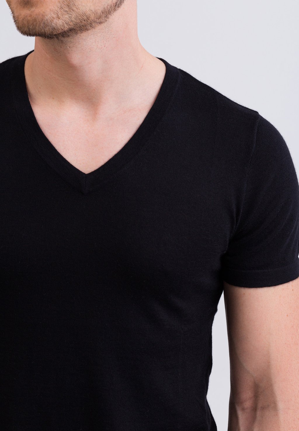 Базовая футболка MIT V-AUSSCHNITT CASH-MERE, черный
Базовая футболка MIT V-AUSSCHNITT CASH-MERE, черный