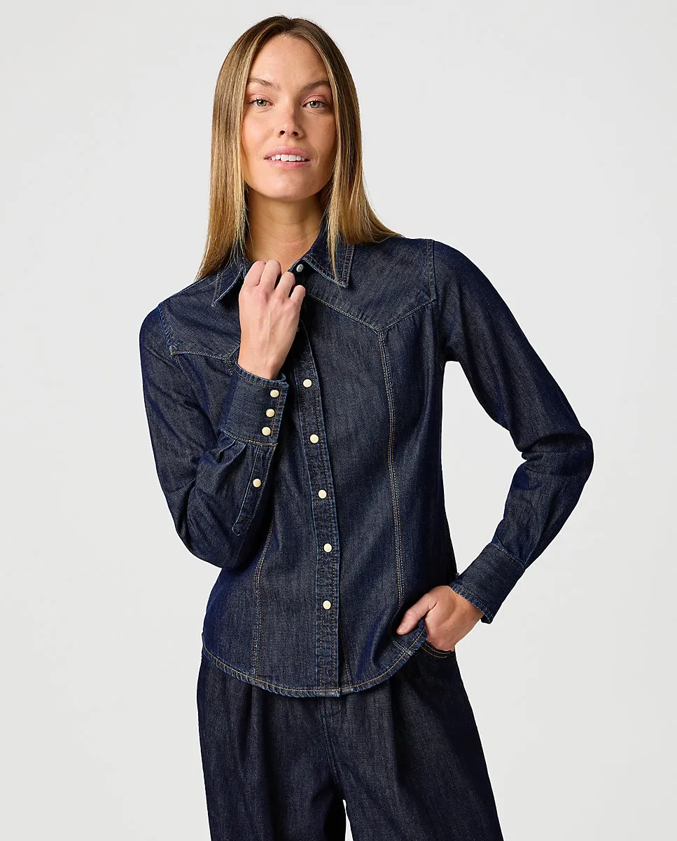 Женская джинсовая рубашка черного цвета Wrangler, тёмно-синий
Женская джинсовая рубашка черного цвета Wrangler, тёмно-синий