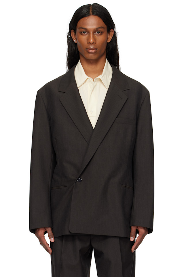 Мягкий двубортный блейзер Lemaire, цвет dark espresso melange
Мягкий двубортный блейзер Lemaire, цвет dark espresso melange