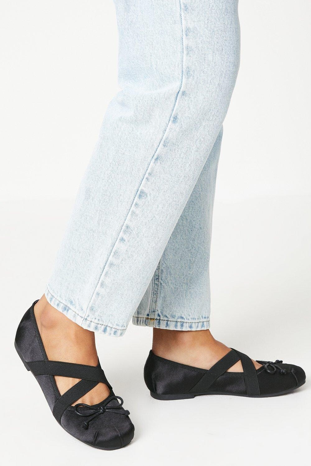 Faith: Атласные балетки Margo с перекрестным ремешком и бантом Dorothy Perkins, черный
Faith: Атласные балетки Margo с перекрестным ремешком и бантом Dorothy Perkins, черный