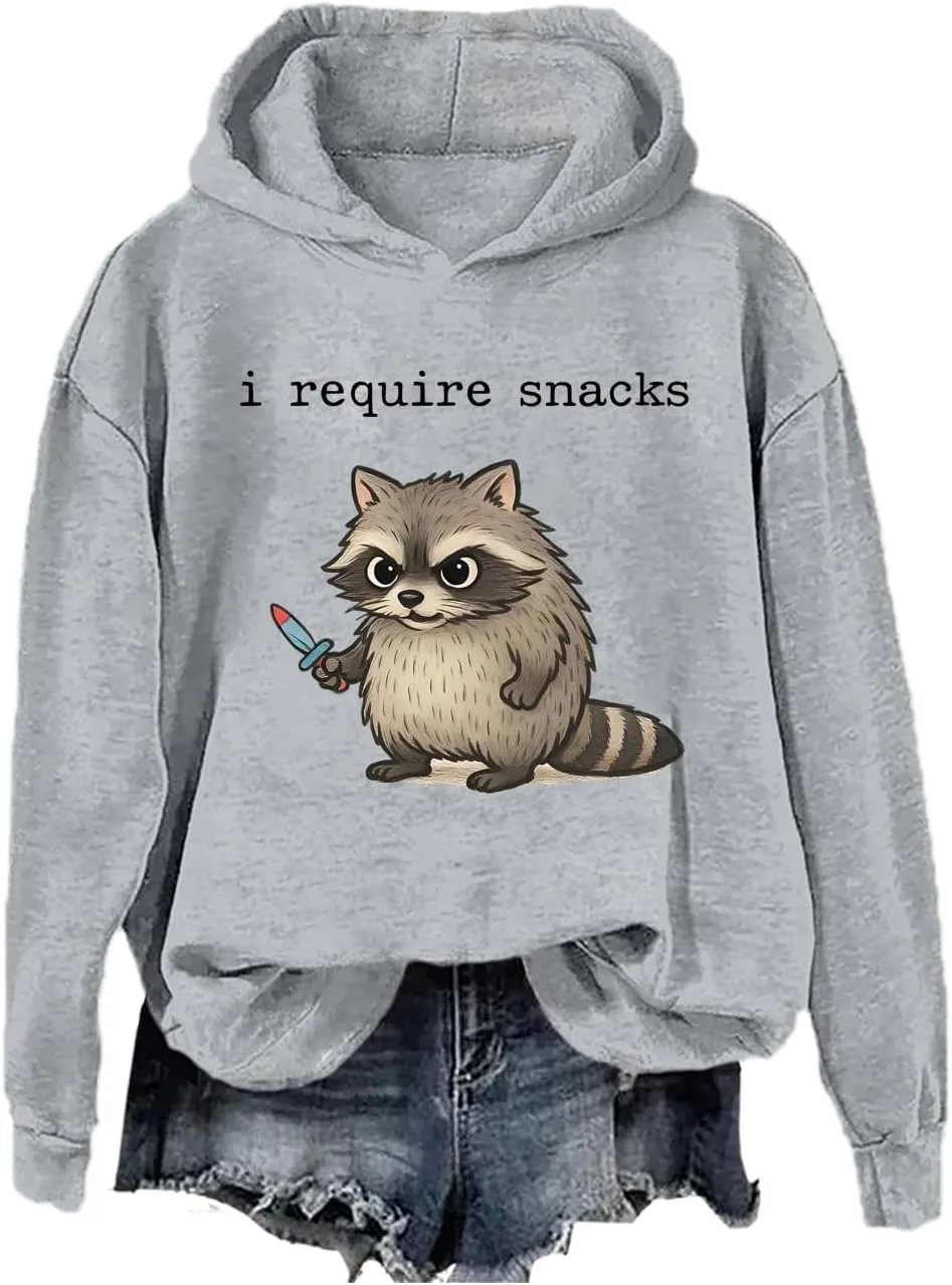 Толстовка с принтом "I Require Snacks" и енотом SIMJEW
Толстовка с принтом "I Require Snacks" и енотом SIMJEW