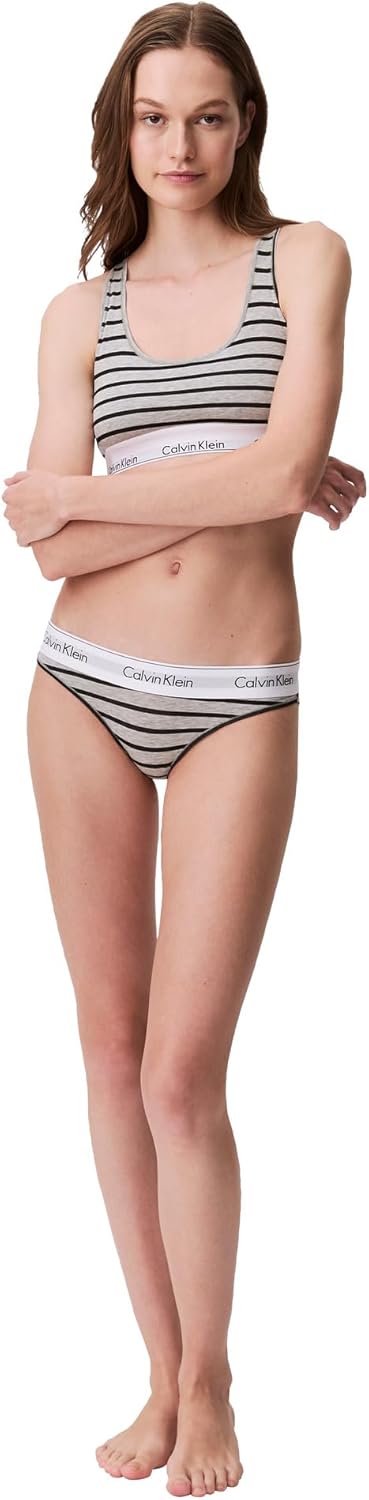 Женские современные трусики-бикини Calvin Klein из хлопка и стретч-хлопка, Leader Stripe+Grey Heather
Женские современные трусики-бикини Calvin Klein из хлопка и стретч-хлопка, Leader Stripe+Grey Heather