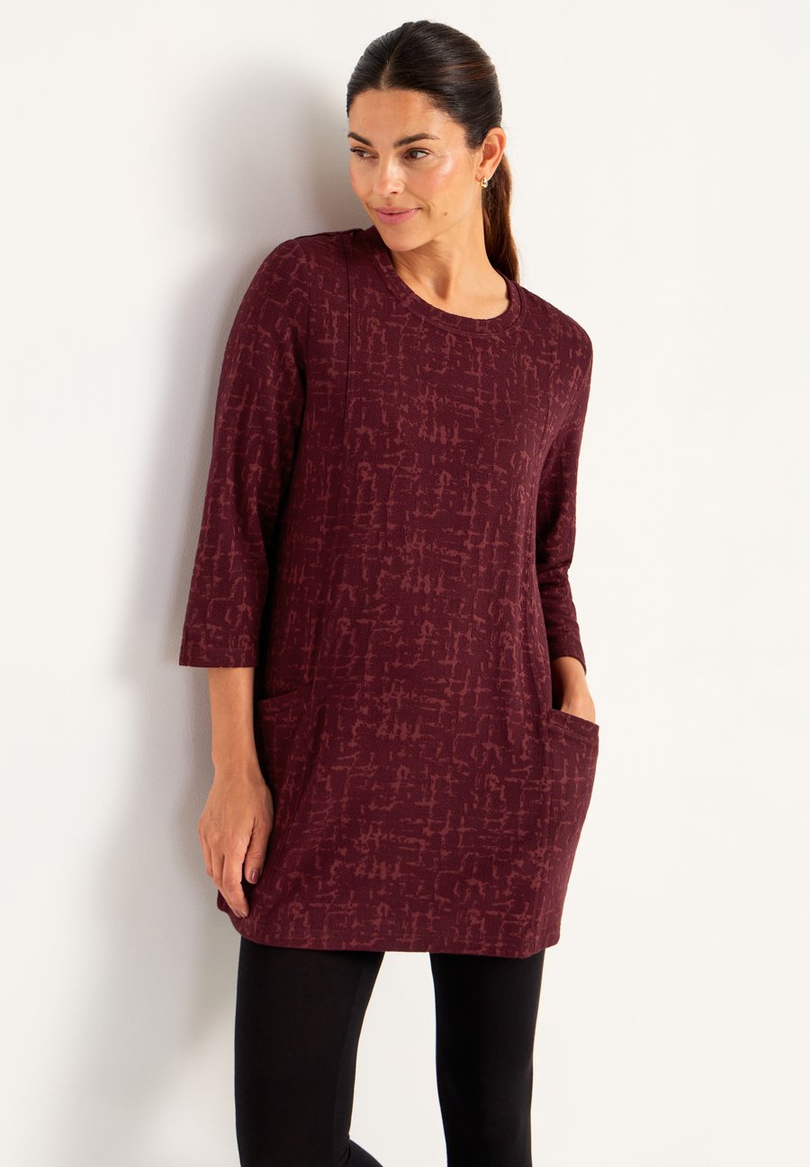 Топ Cellbes of Sweden PATTERNED WITH POCKETS, Wine/Red Patterned/Light Red
Топ Cellbes of Sweden PATTERNED WITH POCKETS, Wine/Red Patterned/Light Red