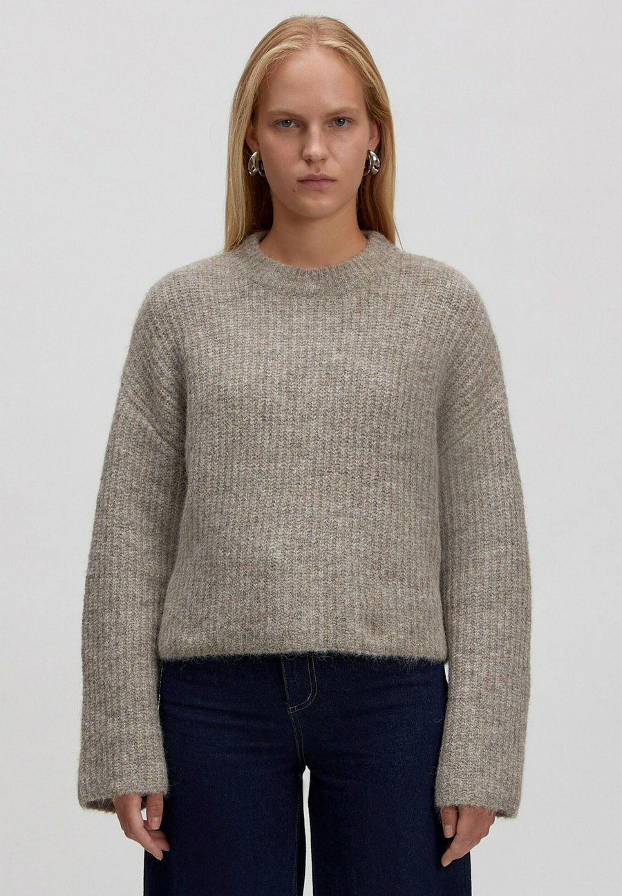 Джемпер EDITED SALOME, Taupe/Beige/Beige
Джемпер EDITED SALOME, Taupe/Beige/Beige