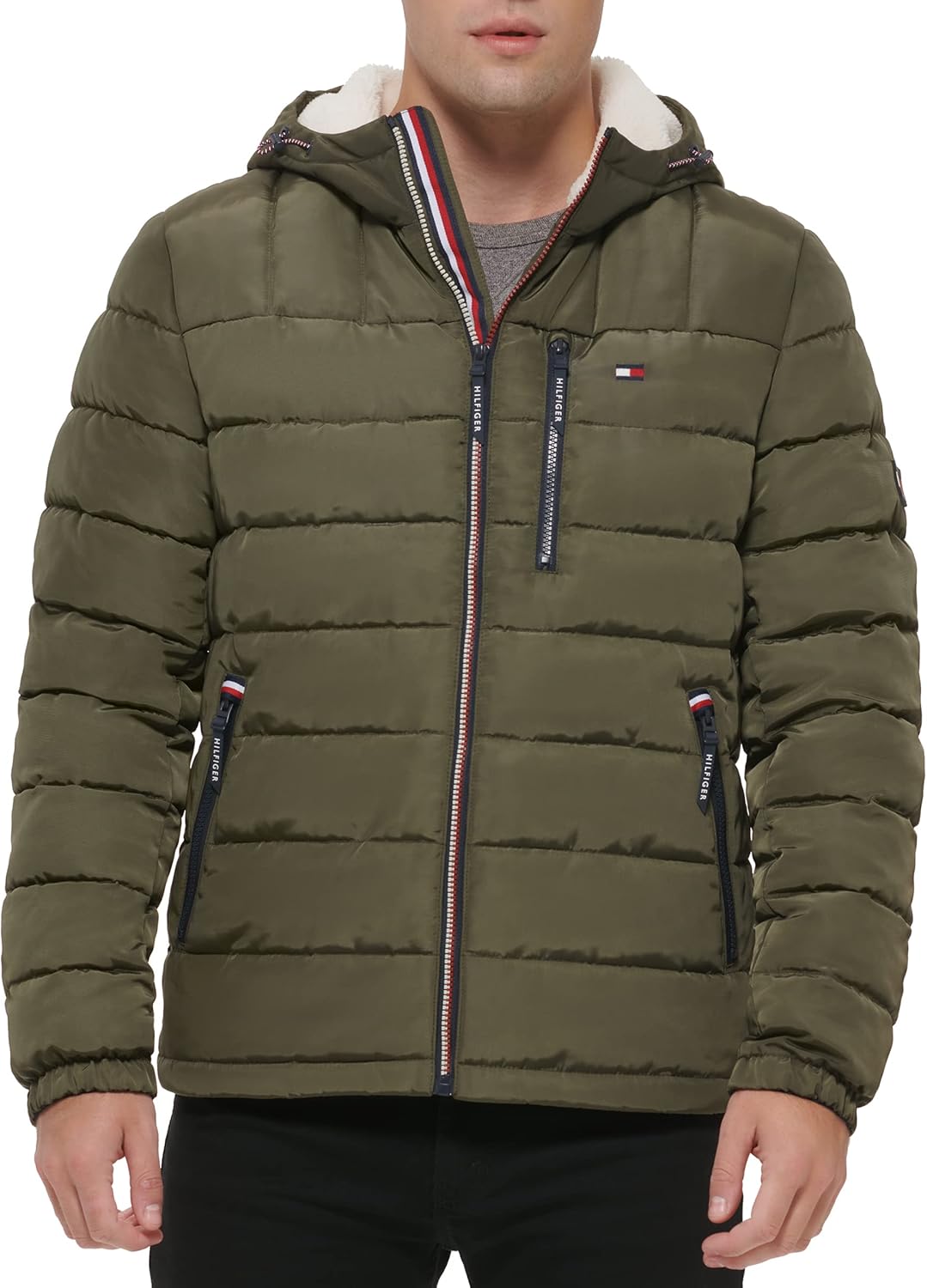 Мужская куртка Tommy Hilfiger средней толщины с подкладкой из шерпы и капюшоном, водонепроницаемая, Olive Tech
Мужская куртка Tommy Hilfiger средней толщины с подкладкой из шерпы и капюшоном, водонепроницаемая, Olive Tech