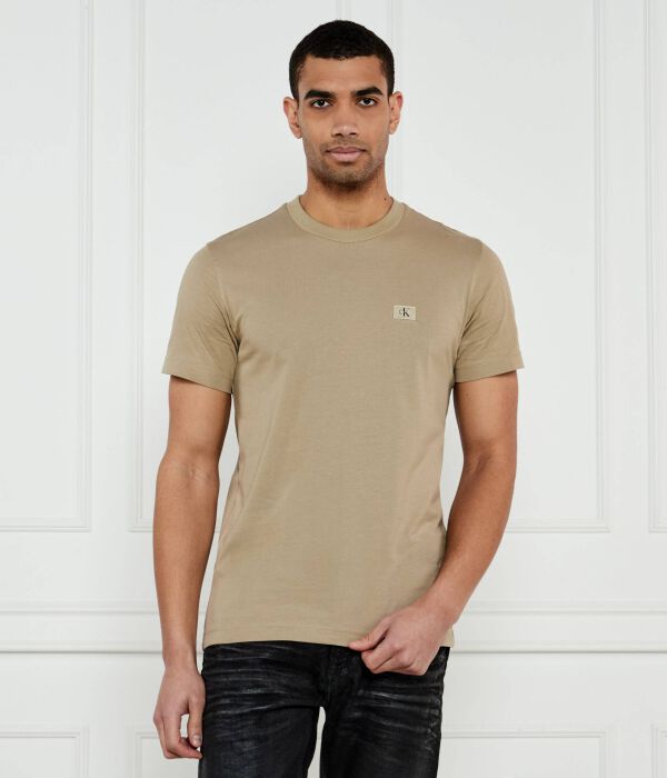 Футболка мужская Calvin Klein Jeans с нашивкой, бежевый
Футболка мужская Calvin Klein Jeans с нашивкой, бежевый