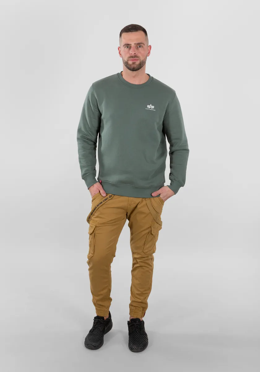 Свитер Alpha Industries " Alpha Industries Мужчины - Толстовки Базовый свитер с маленьким логотипом", зеленый
Свитер Alpha Industries " Alpha Industries Мужчины - Толстовки Базовый свитер с маленьким логотипом", зеленый